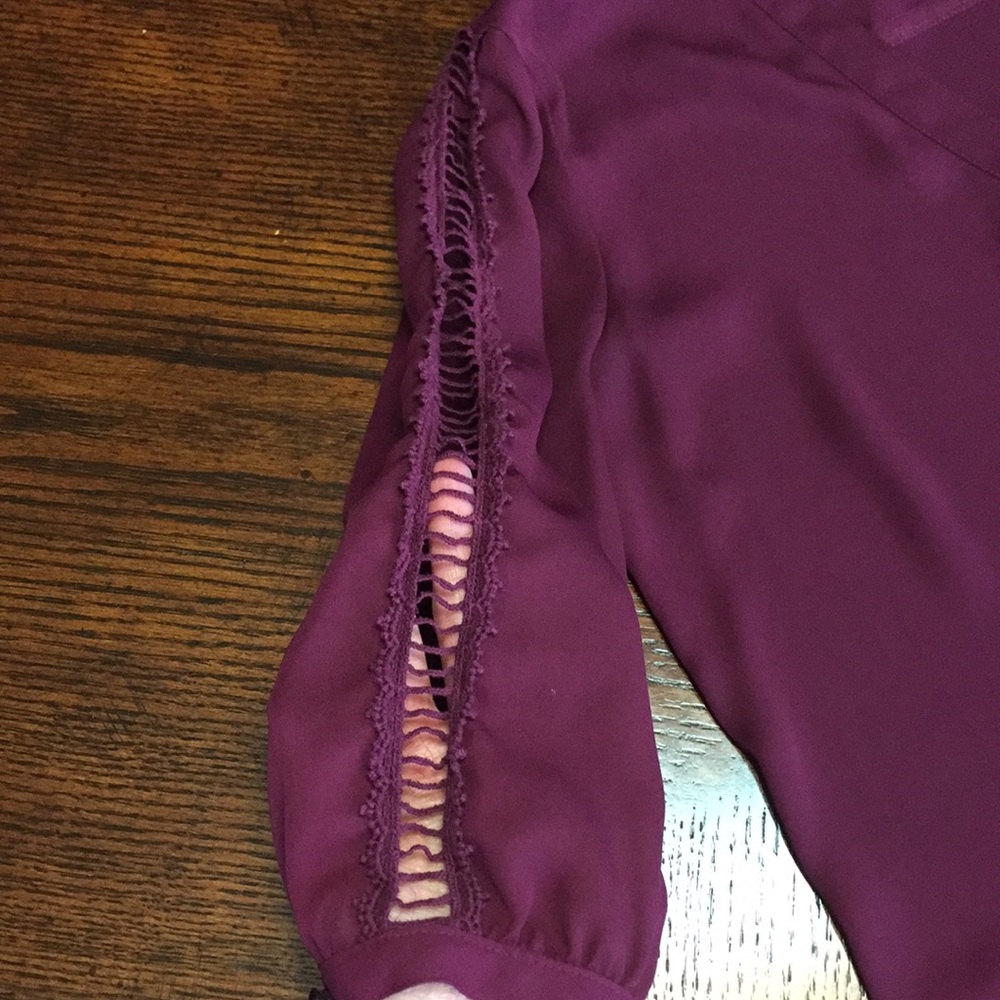 Women’s Top!!! - Picture 2 of 4
